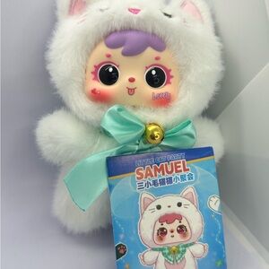Little Cat Party Samuel Plush Cat Key Holder with Mint Bow